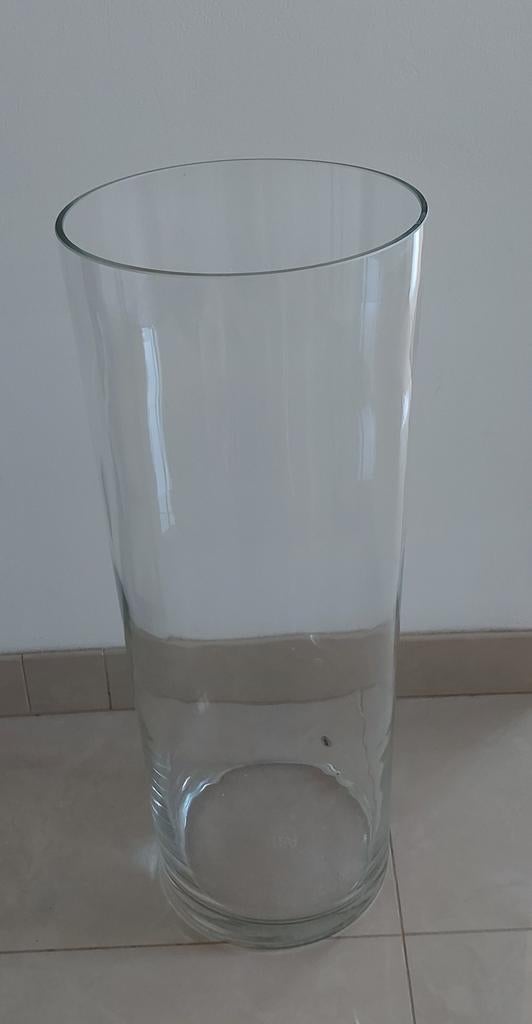 Grand vase., Enlèvement