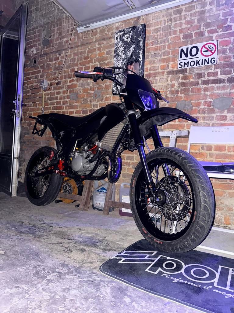 Derbi senda, Fietsen en Brommers, Brommers | Derbi, Ophalen, 6 versnellingen, Klasse B (45 km/u), 80 cc