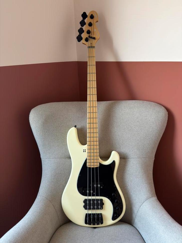 Sandberg California VM4 (met extra hardware), Musique & Instruments, Instruments à corde | Guitares | Basses, Comme neuf, Enlèvement