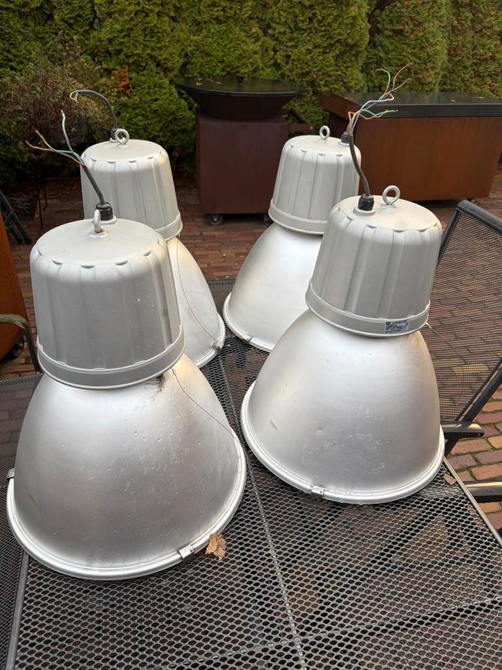 4 grote Industriële hanglampen, Huis en Inrichting, Lampen | Hanglampen, Zo goed als nieuw, Ophalen
