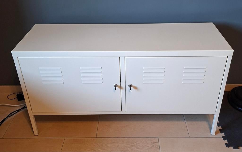 Meuble en métal., Enlèvement