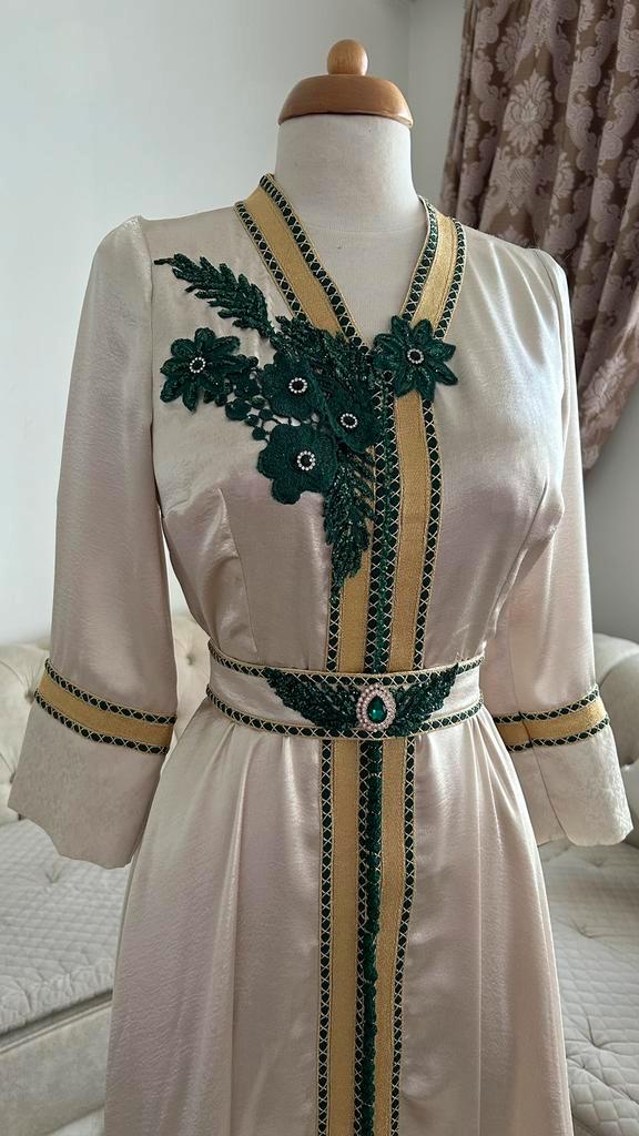 Abaya et sa robe caftan, Kleding | Dames, Gelegenheidskleding, Zo goed als nieuw, Beige, Ophalen