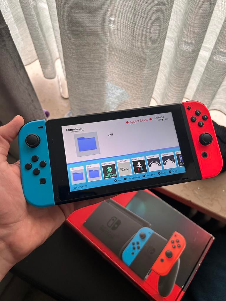 Nintendo switch modded, Games en Spelcomputers, Ophalen of Verzenden, Zo goed als nieuw