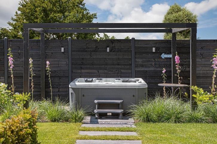 NOUVELLE baignoire spa Maxicuzzi Pura, Hobby & Loisirs créatifs, Hobby & Loisirs Autre, Neuf, Envoi