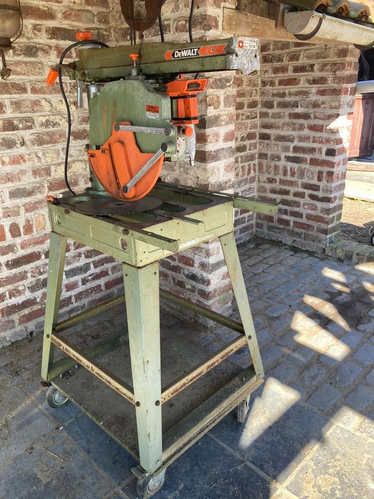 Scie radiale DeWalt 3 x 220 V, Bricolage & Construction, Outillage | Scies mécaniques, Enlèvement, Utilisé, Autres types, 70 mm ou plus