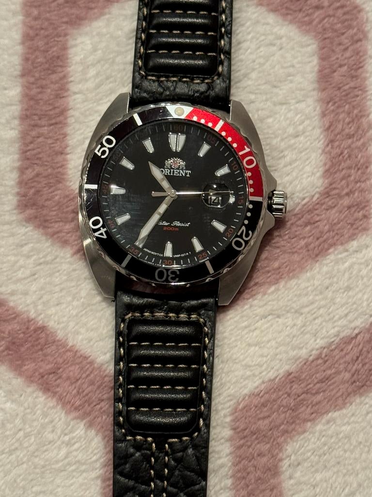 Volledige nieuwstaat Oriënt Diver 200 m mooie horloge 130€, Bijoux, Sacs & Beauté, Montres | Hommes, Montre-bracelet, Autres marques