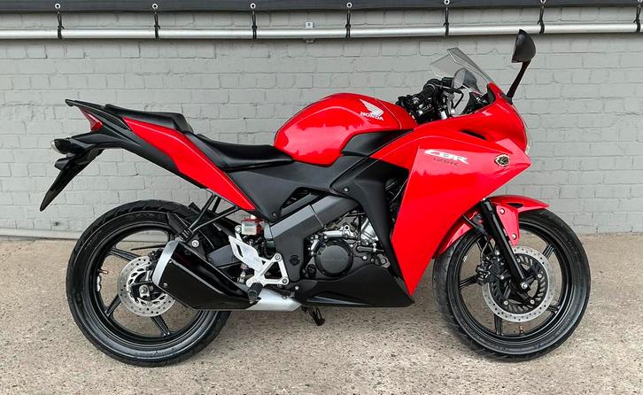 HONDA CBR 125R – IMPECCABLE – PRÊTE À ROULER – 20.000 KM, Motos, Motos | Honda, Particulier, Enlèvement