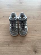 Baskets adidas enfant, Enfants & Bébés, Enlèvement ou Envoi, Utilisé, Garçon ou Fille, Autres types