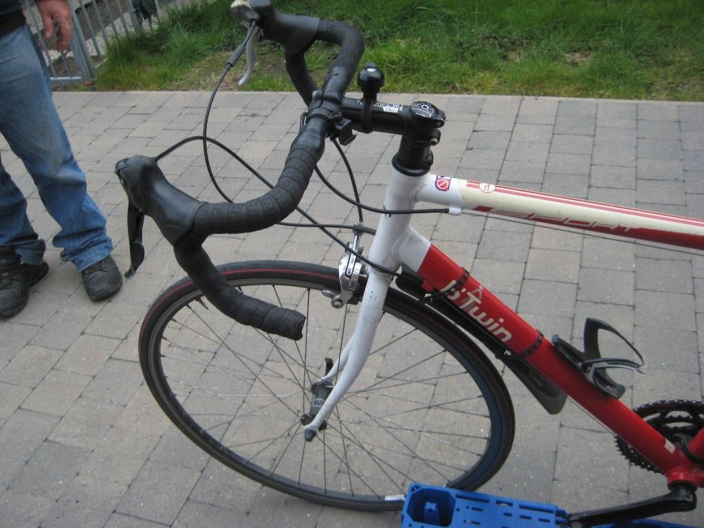 B-Twin koersfiets helemaal in orde., 28 inch, Heren, Zo goed als nieuw, 15 tot 20 versnellingen