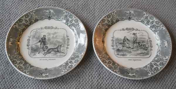 2 assiettes Boch représentant des scènes de chasse, Enlèvement