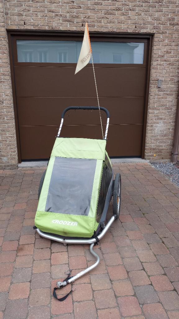 Croozer fietskar voor 2 kinderen + toebehoren + 2x trekhaak, Fietsen en Brommers, Fietsaccessoires | Aanhangwagens en Karren, Gebruikt