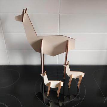 Houten Lama's Atelier Pierre  beschikbaar voor biedingen