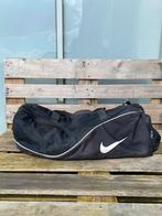 Grote sporttas Nike, Handtassen en Accessoires, Tassen | Sporttassen, Ophalen of Verzenden, Zo goed als nieuw