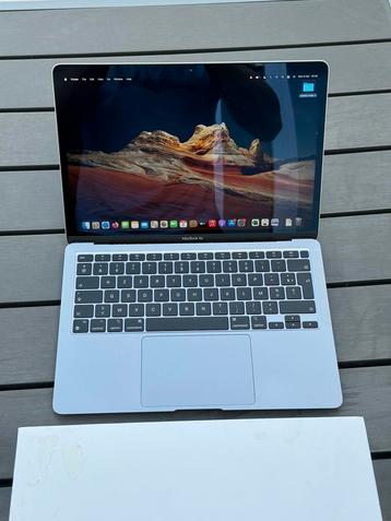 MacBook Air M1 bijna nieuw 