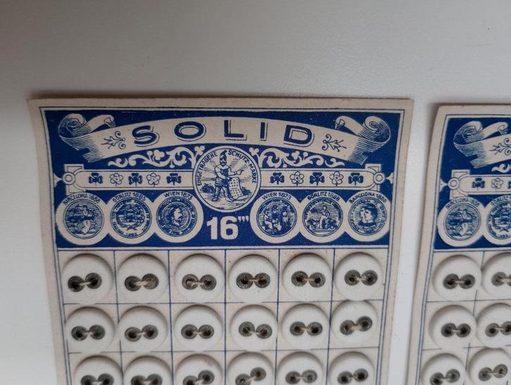 Boutons SOLID numéro 16, Antiquités & Art, Antiquités | Vêtements et Textile, Enlèvement ou Envoi