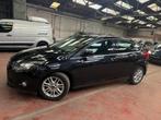 Ford Focus 1.6TDCI-serie Titanium Navigaties Auto-airconditi, Auto's, Ford, Focus, Euro 5, Zwart, Bedrijf