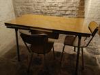 Vintage tafel met 4 stoelen en lade - uittrekbaar, Huis en Inrichting, Tafels | Eettafels, Ophalen