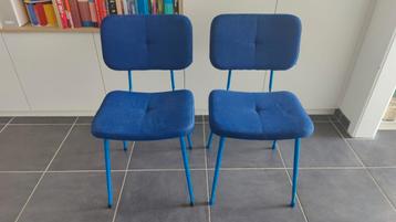 2 Stevige horeca stoelen beschikbaar voor biedingen