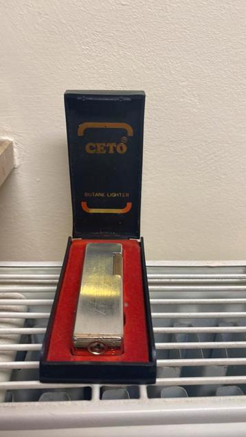 Ancien briquet dans sa boîte fonctionne avec du gaz, Briquet