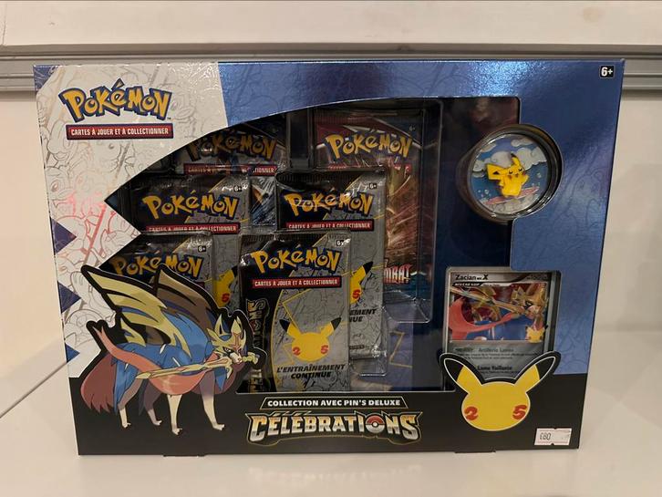 Collection avev pin’s deluxe celebrations FR, Hobby en Vrije tijd, Verzamelkaartspellen | Pokémon, Zo goed als nieuw, Boosterbox