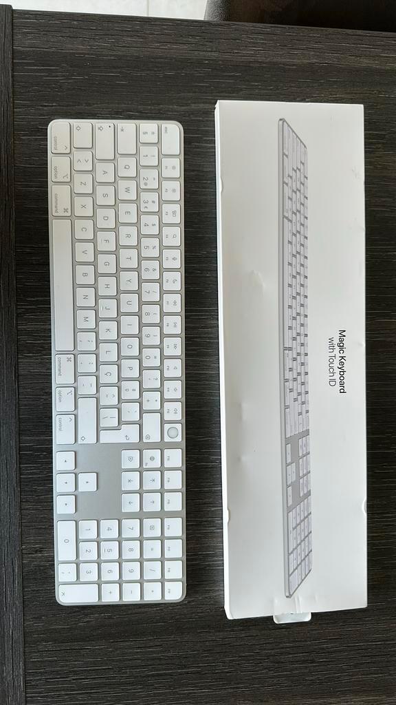 Apple Magic, Computers en Software, Toetsenborden, Zo goed als nieuw, Qwerty, Draadloos, Ergonomisch, Multimediatoetsen, Ophalen of Verzenden