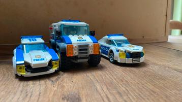 Fourgon de police et deux voitures Lego