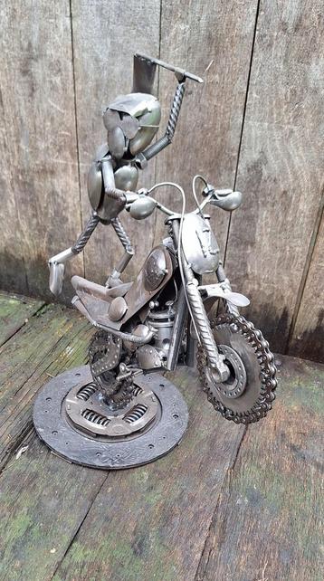 Scrap Metal Art, Dirt Bike kunst van gerecycled materiaal. beschikbaar voor biedingen