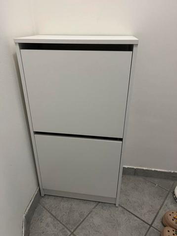 schoenenkast beschikbaar voor biedingen