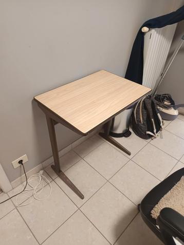 Bureau schoolbank  beschikbaar voor biedingen