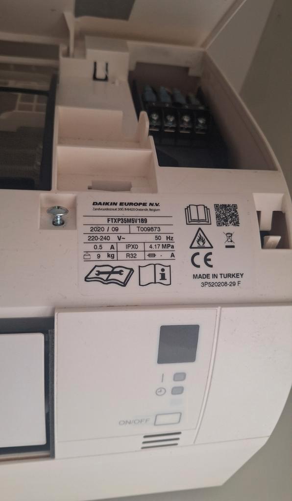 Daikin van 09/2020 binnen- en buitenunit R32 inverter split, Elektronische apparatuur, Airco's, Gebruikt, Afstandsbediening, Ophalen