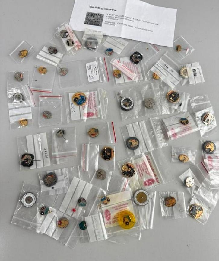 50 lot quartz uurwerk ETA 255.411 Ronda miyota hattori Omega, Antiek en Kunst, Antiek | Klokken, Ophalen of Verzenden