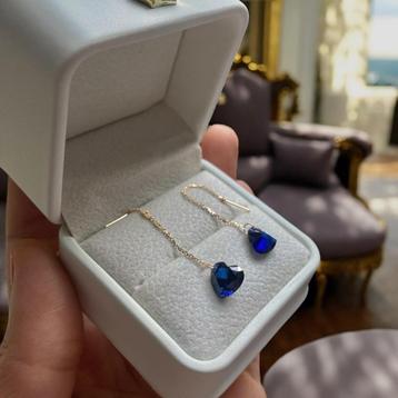 oorbellen saffier edelsteen Geel goud 18K  hart beschikbaar voor biedingen