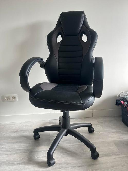 Gaming/bureaustoel, Huis en Inrichting, Bureaustoelen, Zo goed als nieuw, Bureaustoel, Zwart, Ergonomisch, Ophalen