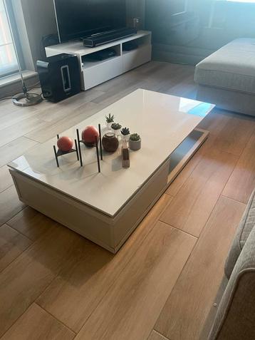 Tafel tv en salon meubel beschikbaar voor biedingen