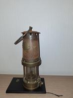 Ancienne lampe de mineur, Enlèvement, Cuivre