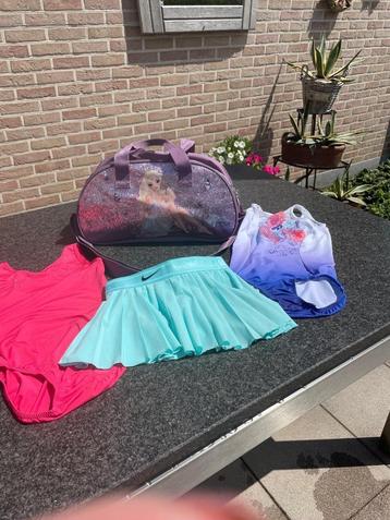Turnpakjes maat 9-10 jaar en sporttas TOPModel beschikbaar voor biedingen