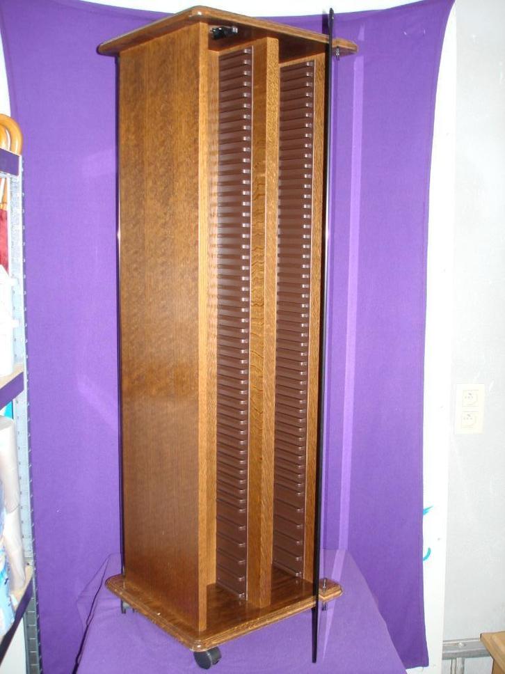 Prachtige eiken kast om CD's, audio cassettes en VHS video's, Huis en Inrichting, Woonaccessoires | Cd- en Dvd-rekken, Gebruikt