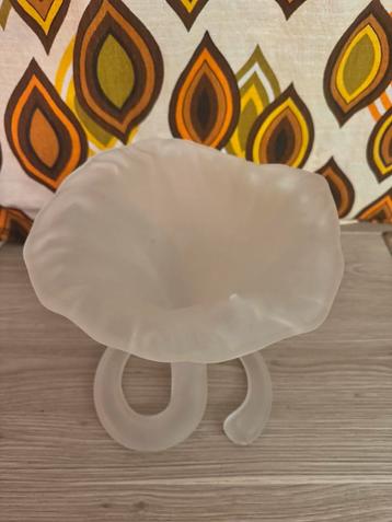 Vase en opaline beschikbaar voor biedingen