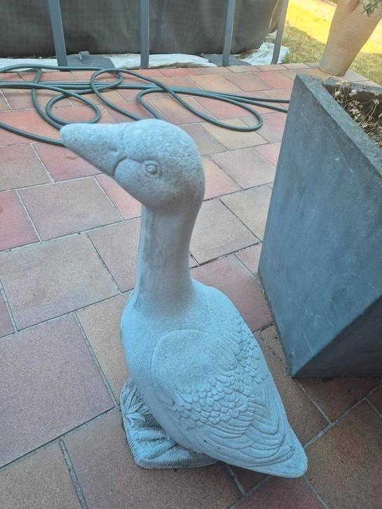 Betonnen tuinbeeld – zwaan/gans – stevige tuindecoratie, Tuin en Terras, Terrasdelen en Vlonders, Gebruikt, Ophalen