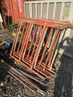 11 cadres de maçon 125 L, Ophalen, Zo goed als nieuw