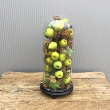 Stolp met decoratie appeltjes en peertjes  beschikbaar voor biedingen