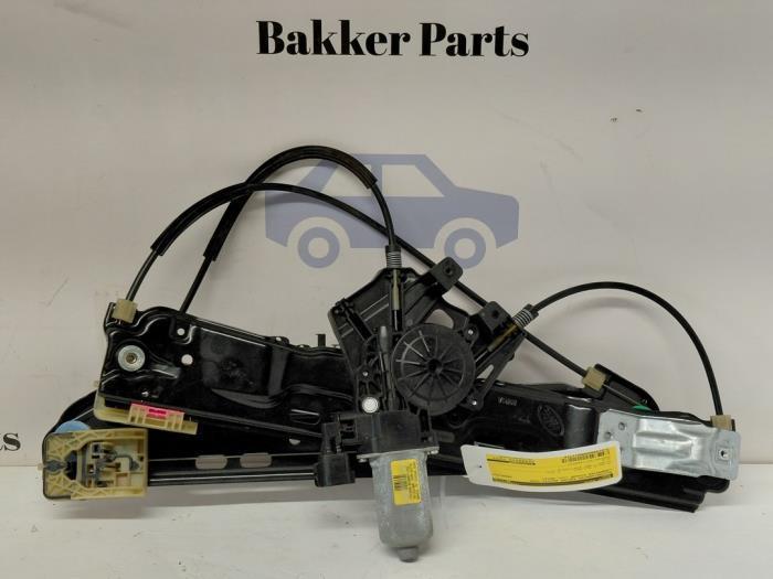 Ruitmechaniek 4Deurs rechts-voor van een Landrover Evoque, Auto-onderdelen, Ruiten en Toebehoren, Land Rover, Gebruikt, 3 maanden garantie