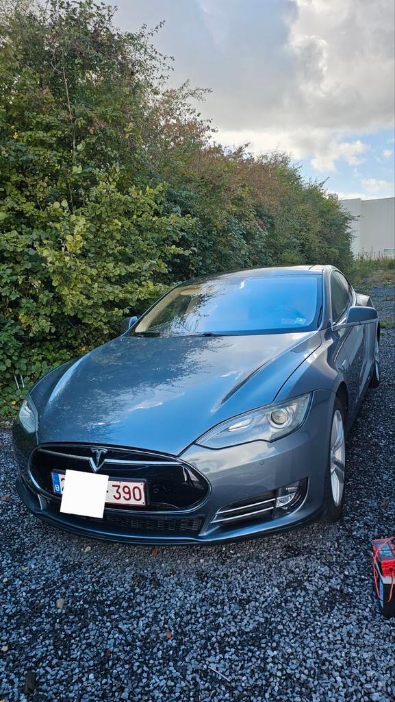 Tesla s85p Pour réparer 2013 supercherie gratuite, Auto's, Tesla, Particulier, Model S, Elektrisch, Berline, 5 deurs, Zilver of Grijs