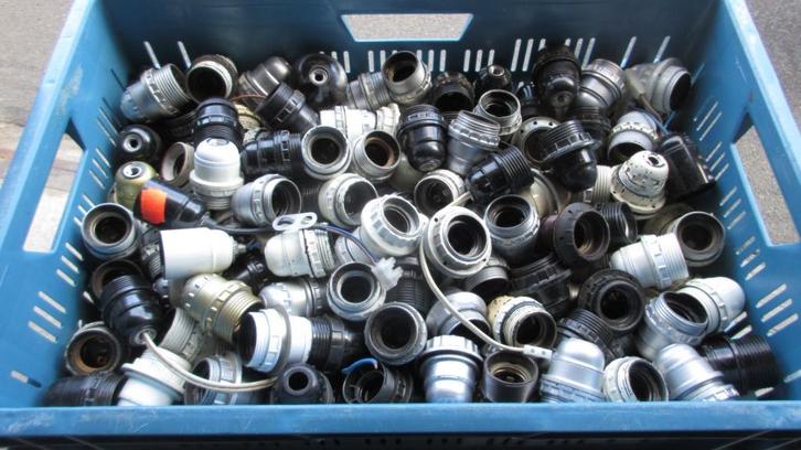 electriciteitsmateriaal, Doe-het-zelf en Bouw, Elektriciteit en Kabels, Gebruikt, Stekker, Ophalen of Verzenden