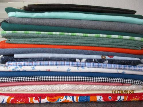 stoffen 2, Hobby en Vrije tijd, Stoffen en Lappen, Nieuw, Overige kleuren, Ophalen