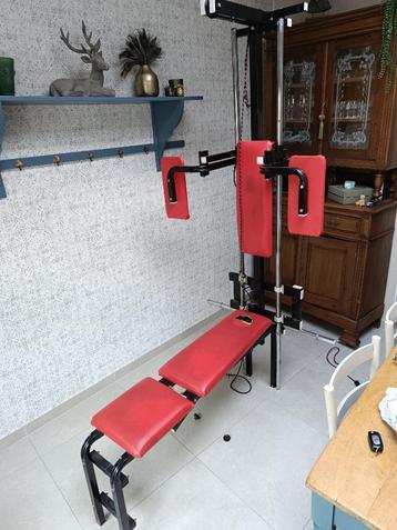 Fitness bank + lat pulldown & butterfly. beschikbaar voor biedingen