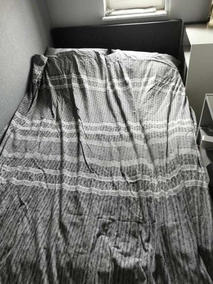 Boxspring zwart lederlook, Huis en Inrichting, Slaapkamer | Boxsprings, Zo goed als nieuw, 120 cm, 200 cm, Twijfelaar, Zwart, Ophalen