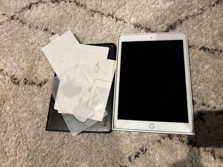 Apple iPad 8th Generation (Wi-Fi + cellular) Case included., Computers en Software, Apple iPads, Overige modellen, Wi-Fi, 10 inch