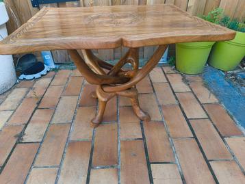 Tables pliantes africaines, Enlèvement