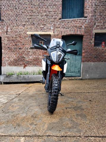 Ktm 390 adventure met 3550km. beschikbaar voor biedingen